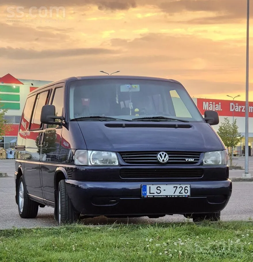 Volkswagen Caravelle 2002 photo 3