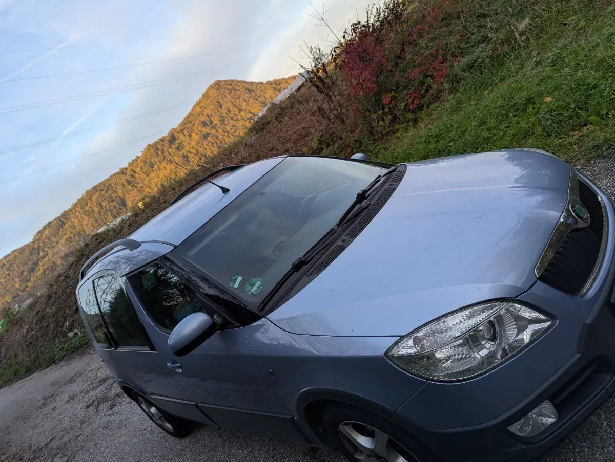 Skoda Roomster 2008 photo 2