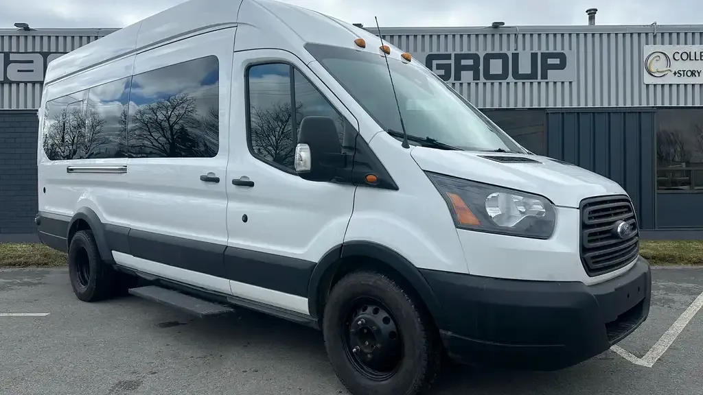 Ford Transit Passenger Wagon 2019 photo 3