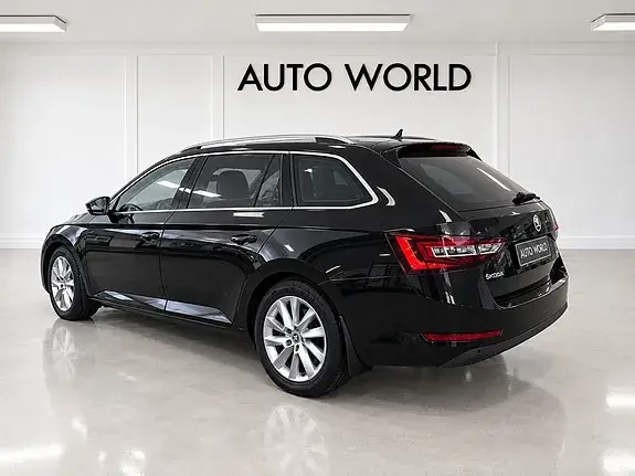 Skoda Superb 2019 photo 5