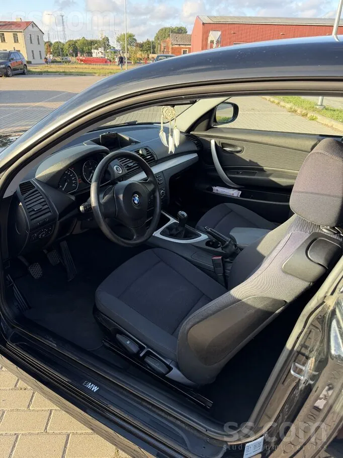 BMW 1 Series 2009 photo 5