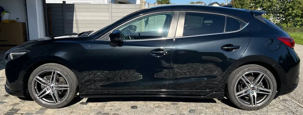 Mazda Mazda3 2018 photo 2