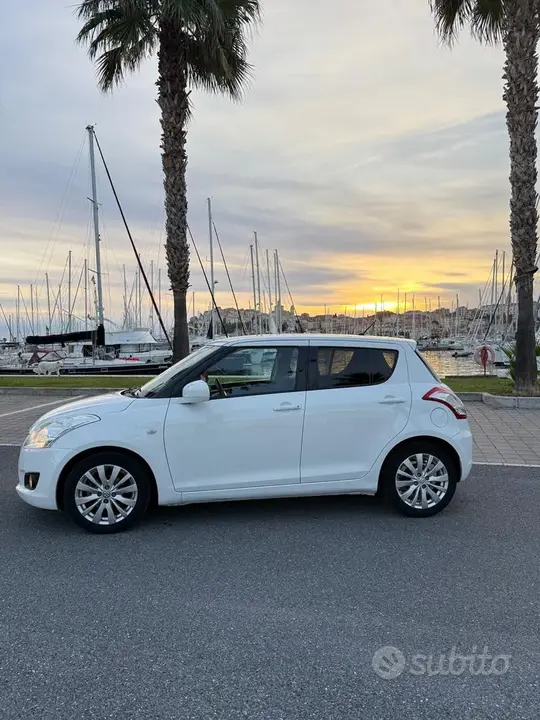 Suzuki Swift 2012 photo 5