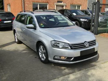 Volkswagen Passat 2012 photo 2