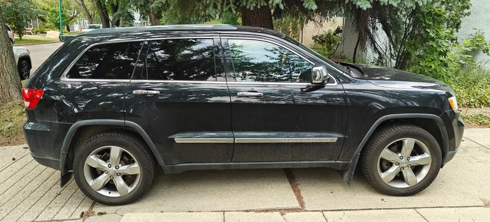 Jeep Cherokee 2011 photo 2