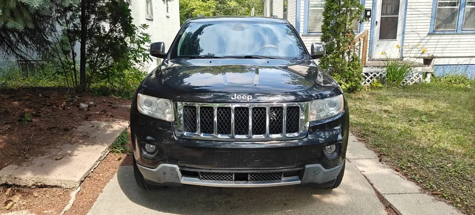 Jeep Cherokee 2011 photo 3