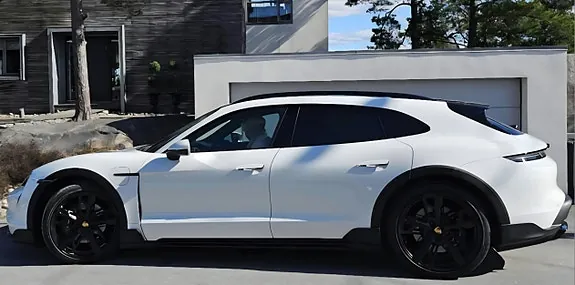 Porsche Taycan 4