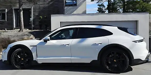 Porsche Taycan 4