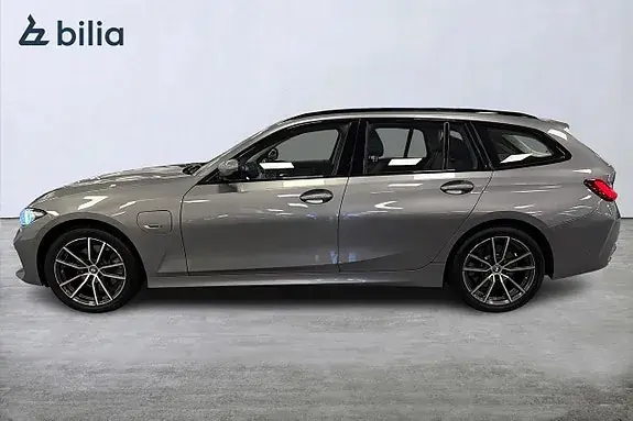 BMW 330E 2023 photo 3