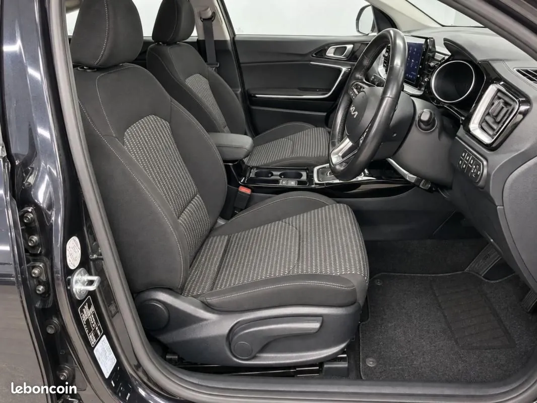 Kia Ceed 2023 photo 4