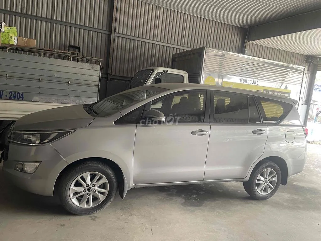 Toyota Innova 2017 photo 2