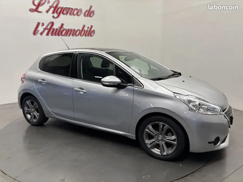 Peugeot 208 2013 photo 5