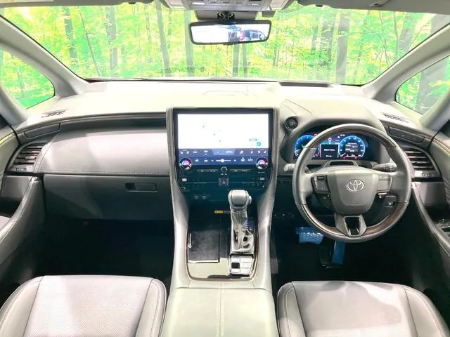 Toyota Alfaard Z 2025 photo 2