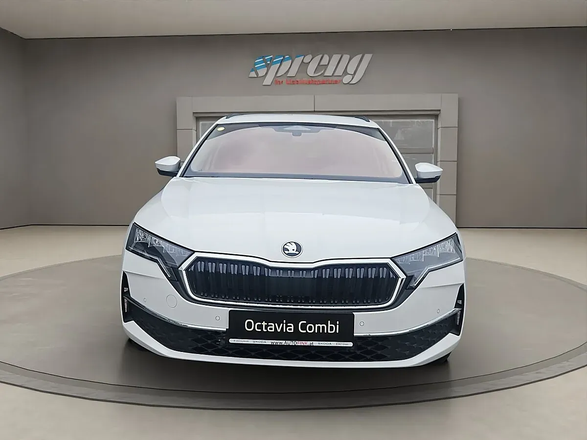 Skoda Octavia 2026 photo 2