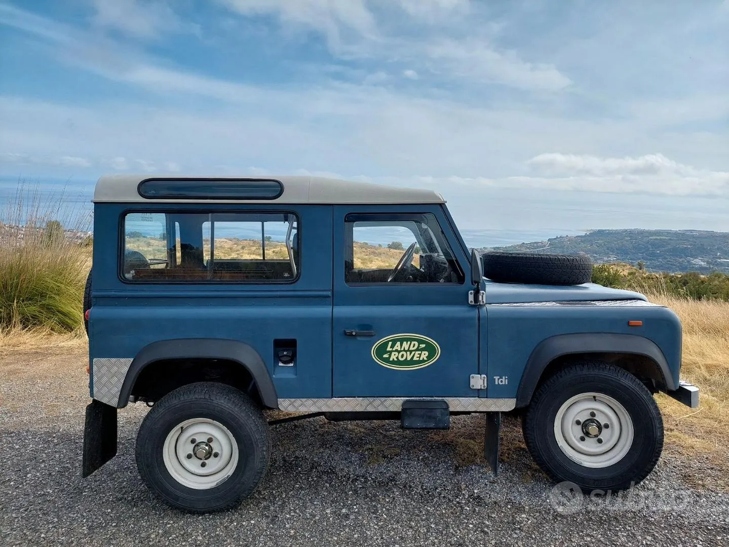 Land Rover Defender 1992 photo 3