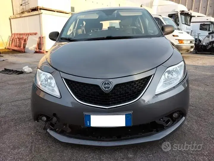 Lancia Ypsilon