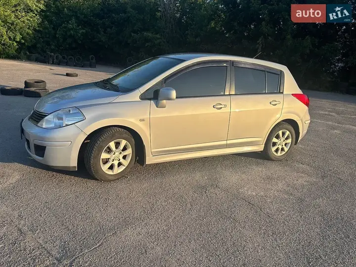 Nissan Tiida