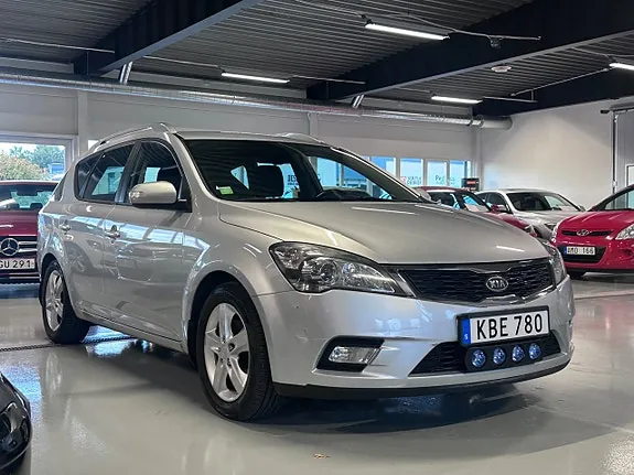 Kia Ceed 2010 photo 2
