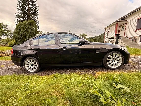 BMW 318D 2007 photo 2