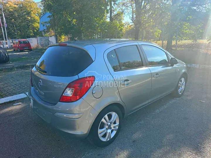 Opel Corsa D 2011 photo 3