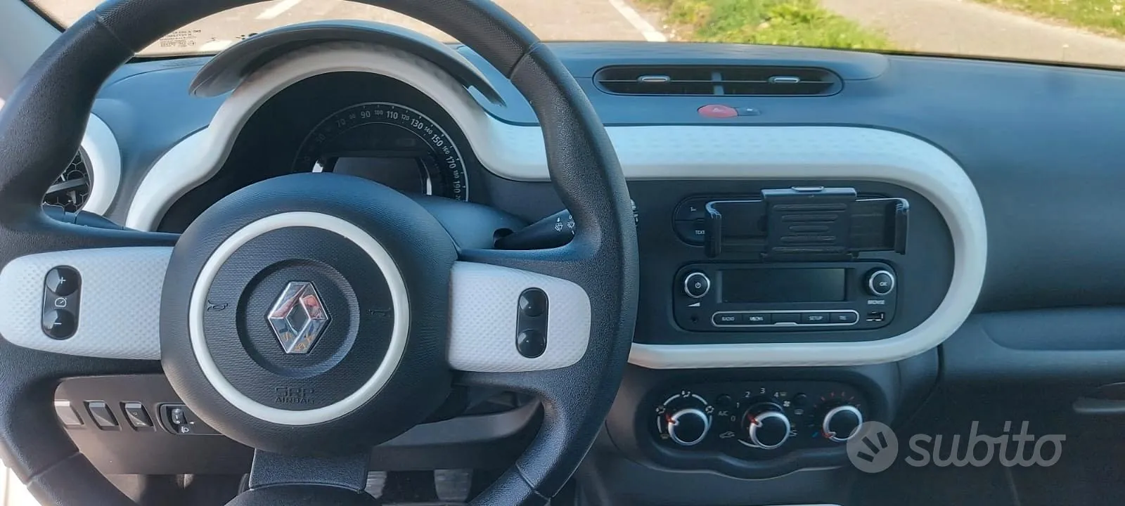 Renault Twingo 2017 photo 2