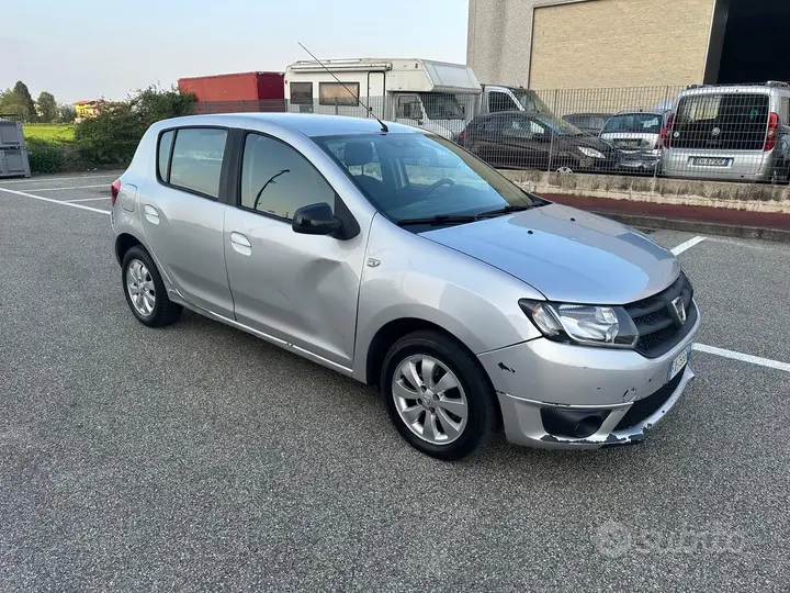 Dacia Sandero 2015 photo 3