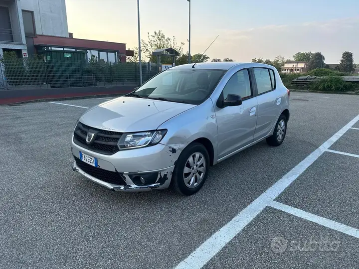Dacia Sandero 2015 photo 2