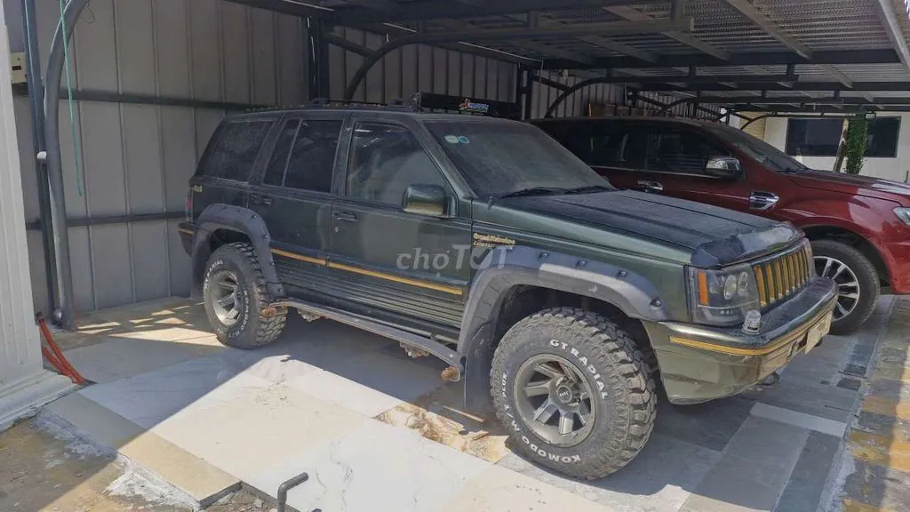Jeep Grand Cherokee photo 3