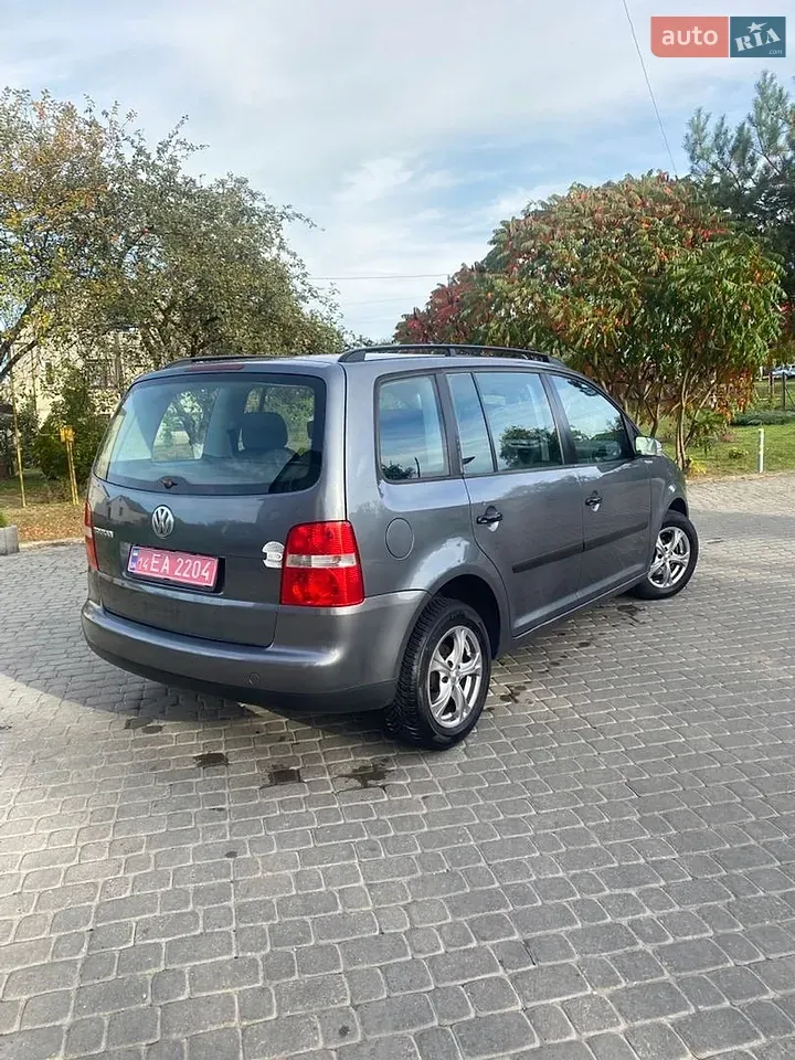 Volkswagen Touran 2003 photo 3