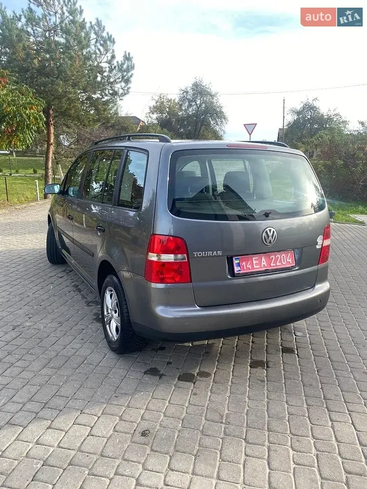 Volkswagen Touran 2003 photo 2