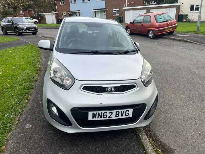 Kia Picanto 2012 photo 2