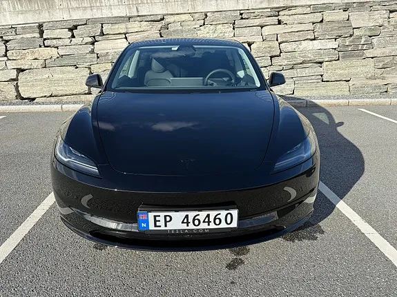 Tesla Model 3 2026 photo 5