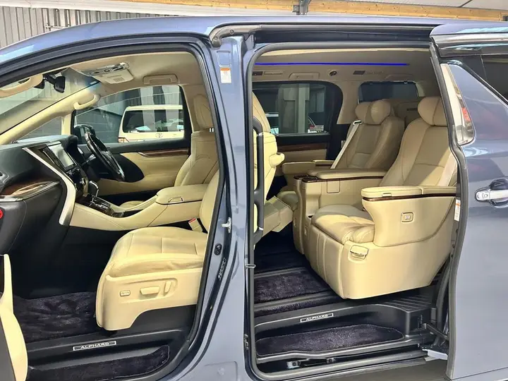 Toyota Alphard 2015 photo 4