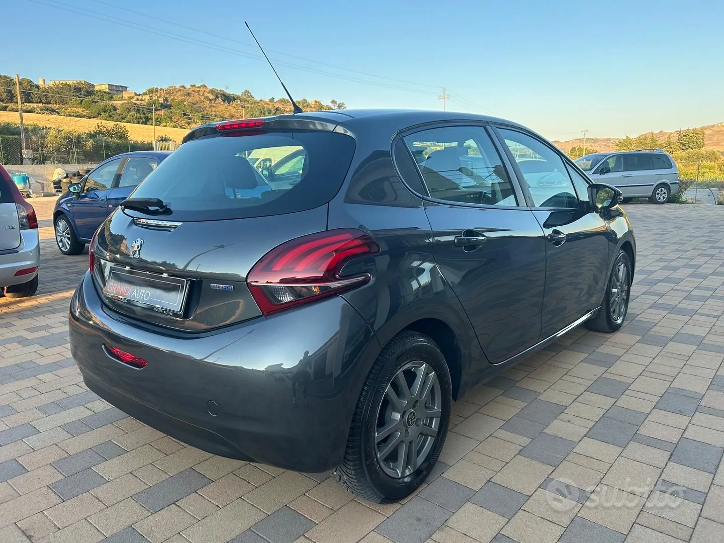 Peugeot 208 2017 photo 5