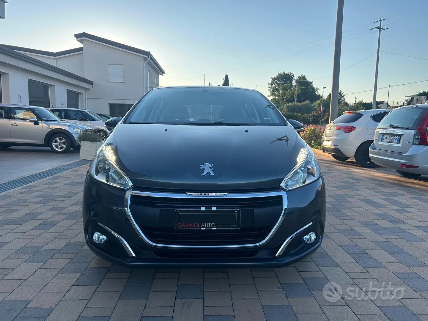 Peugeot 208 2017 photo 2