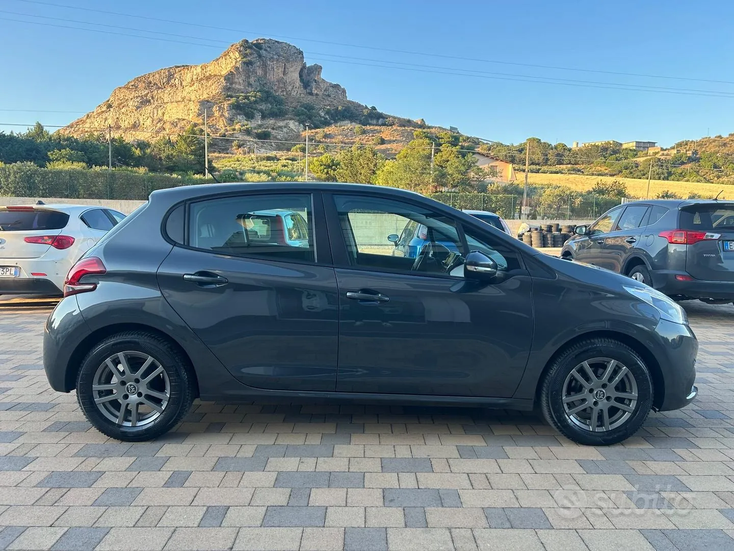 Peugeot 208 2017 photo 4