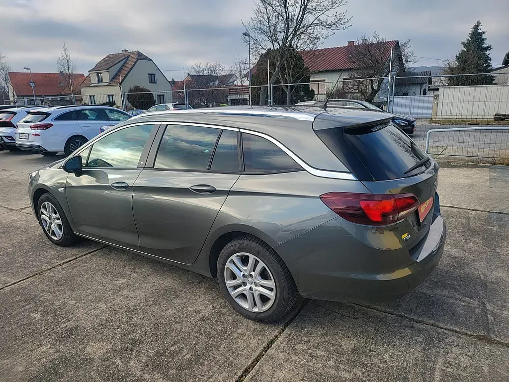 Opel Astra 2019 photo 2