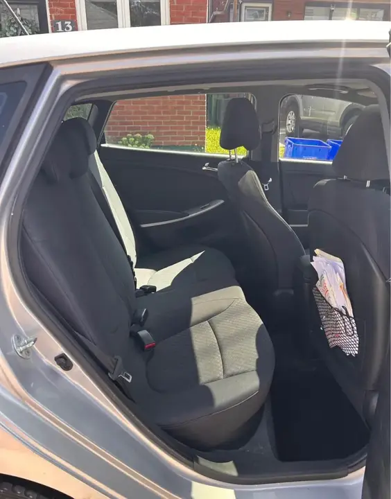 Hyundai Accent 2012 photo 5