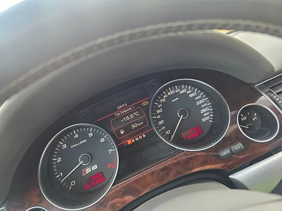 Audi S8 2008 photo 2