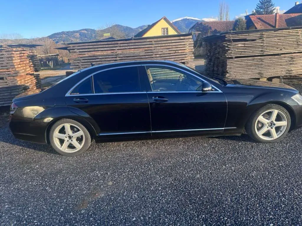 Mercedes-Benz S-Class 2009 photo 2