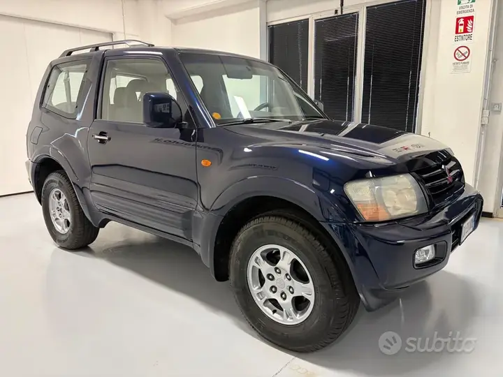 Mitsubishi Pajero 2002 photo 3