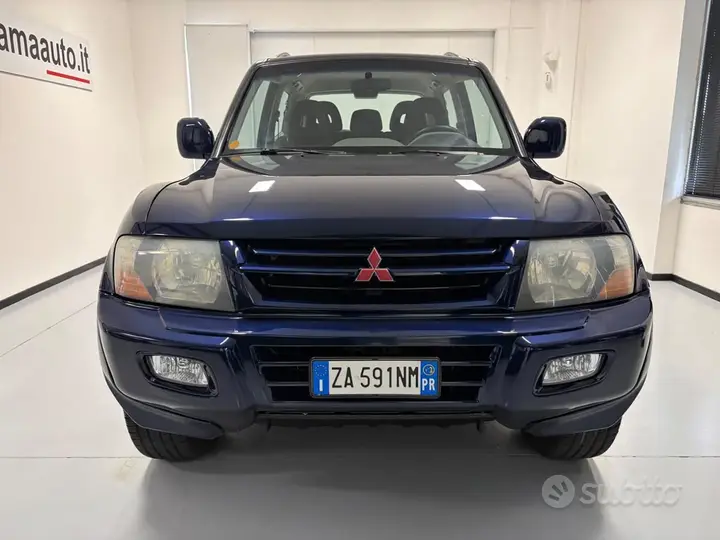 Mitsubishi Pajero 2002 photo 2