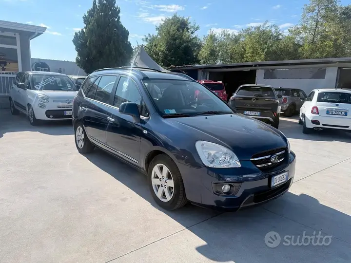 Kia Carens 2008 photo 2