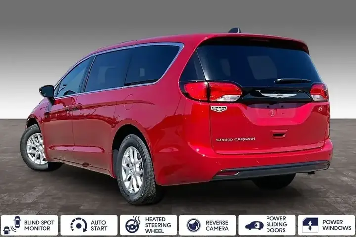 Chrysler Grand Caravan 2026 photo 3