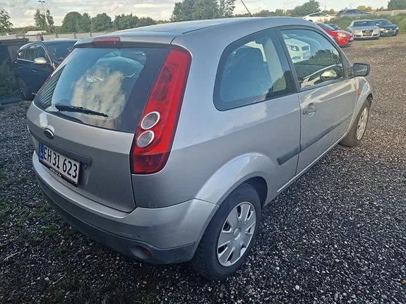 Ford Fiesta 2007 photo 4