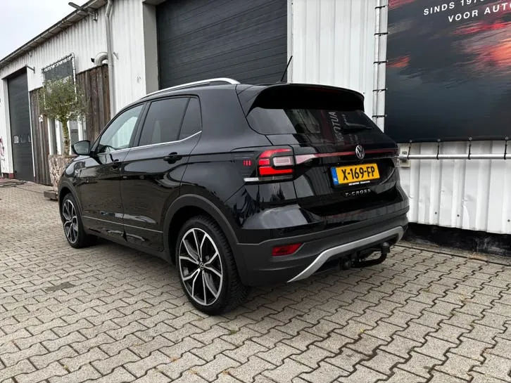 Volkswagen T-Cross 2023 photo 2