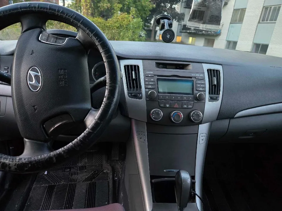 Hyundai Sonata 2010 photo 4