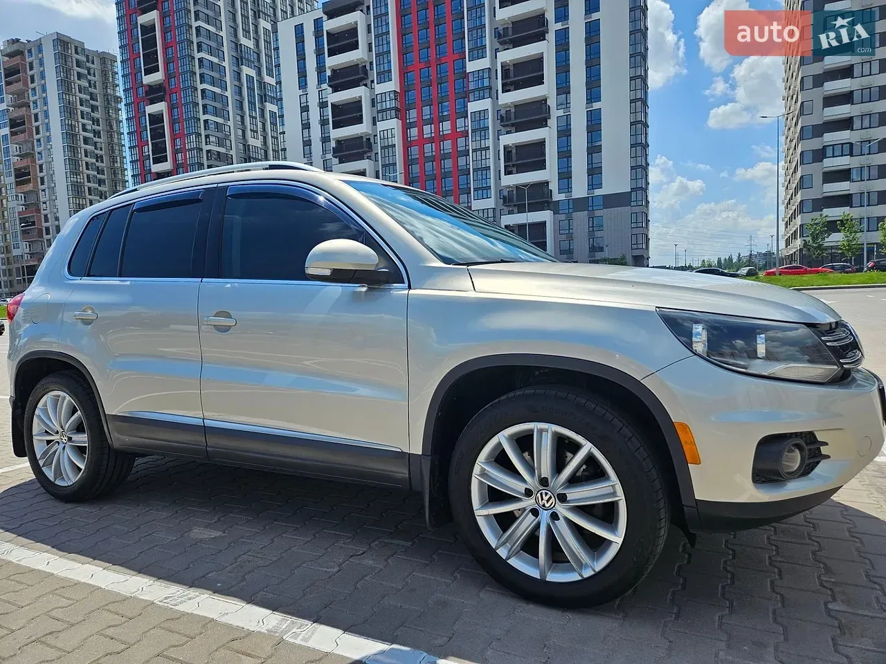 Volkswagen Tiguan 2012 photo 4