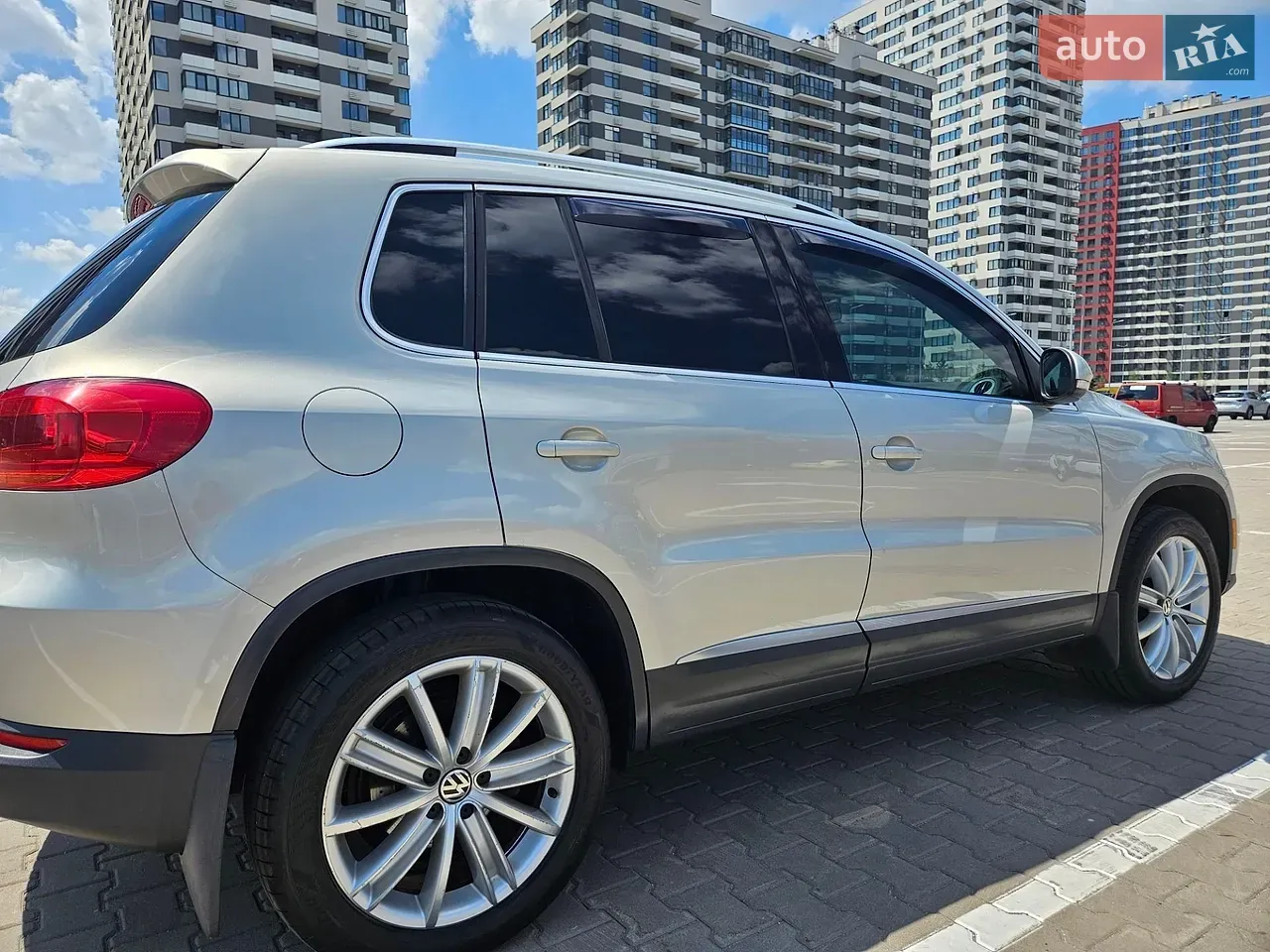 Volkswagen Tiguan 2012 photo 5