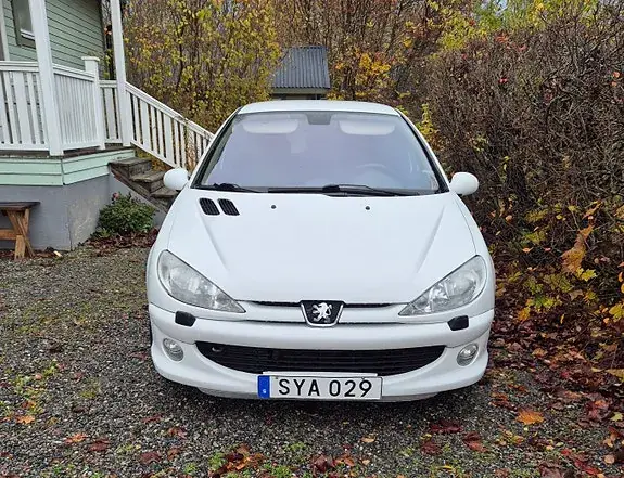 Peugeot 206 2001 photo 3